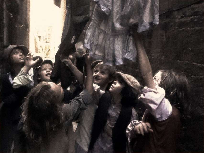 Mykonos Biennale 2015 - Film Festival -  The West Begins at Fifth Avenue  - screen shot