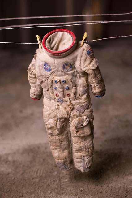Mykonos Biennale 2015 - Film Festival -  Space Suit - screen shot
