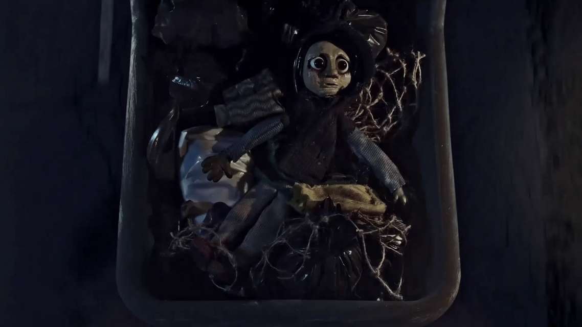 Mykonos Biennale 2015 - Film Festival -  junk girl - screen shot